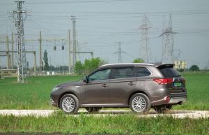 Mitsubishi Outlander PHEV teszt - A sokoldalúság mintapéldánya